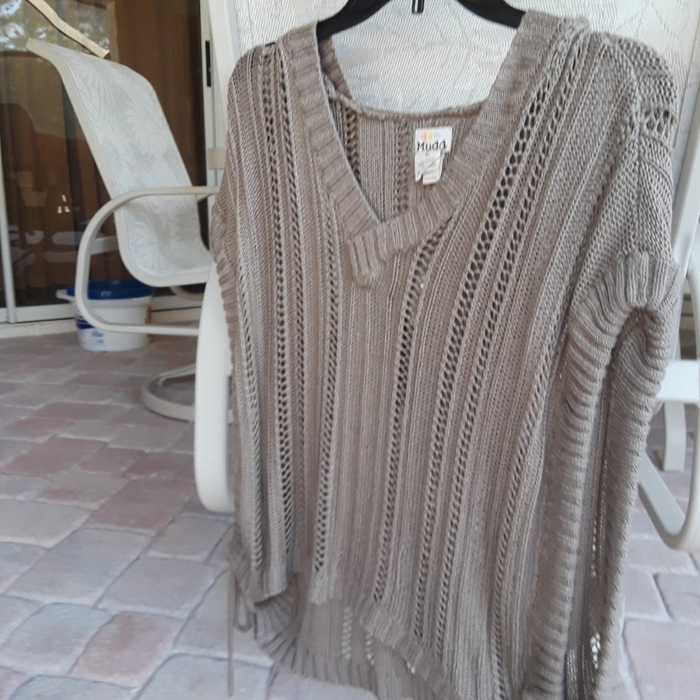 Sweater - Picture 4 of 4